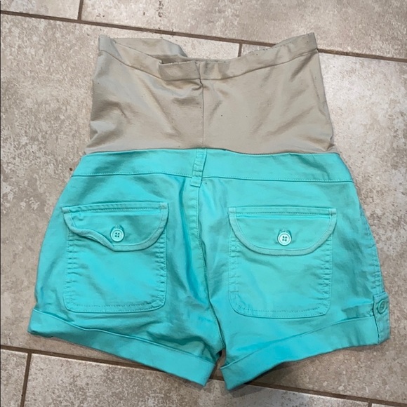 Maternity shorts - Picture 2 of 3